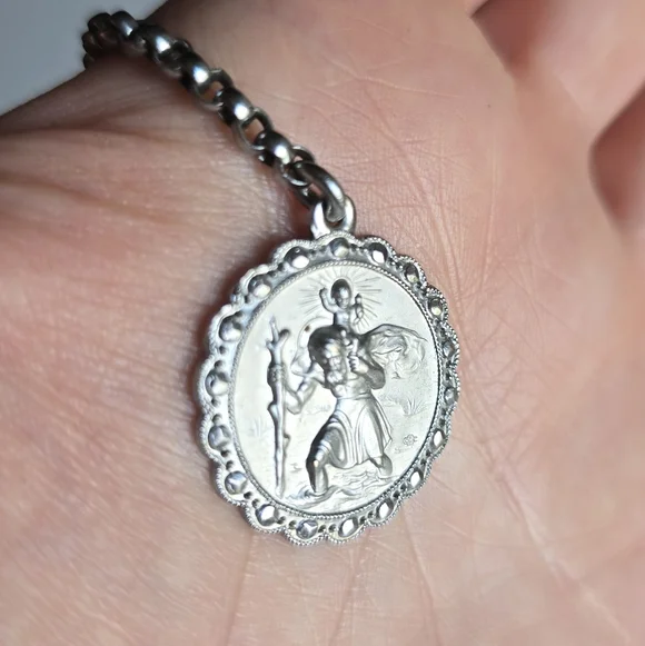 🚗 Travelers Protection Keychain - Picture 5 of 6